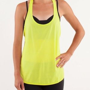 EUC lululemon 105 singlet